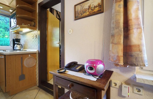 Carpin House | Holiday Home 'Carpin' with Private Terrace, Garden and Wi-Fi