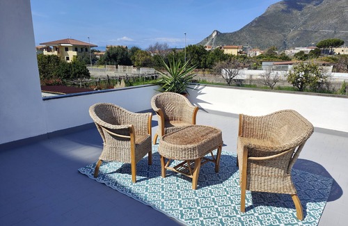 Tortora Marina House | Holiday Home 'Casetta Esmeralda' with Sea View, Private Terrace and Wi-Fi