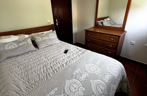 Oliveira de Frades House | Holiday Home 'Casa Da Serra' with Mountain View, Wi-Fi and Air Conditioning