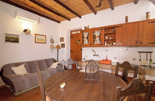 Loule House | Holiday Home "Casa da Tita - Apartamento Palheiro" with Mountain View, Pool, A/C & Wi-Fi