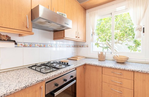 Badia Gran House | Holiday Home 'Casa de Tina' with Private Pool, Wi-Fi and Air Conditioning