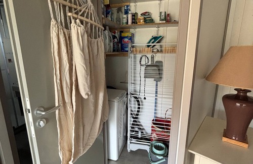 Pomerols House | Holiday Home 'Chalet Avec Piscine Couverte' with Shared Pool, Private Terrace and Air Conditioning