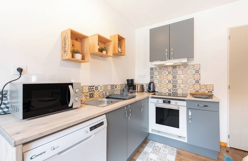 Heches House | Holiday Home 'Chez Bob' with Mountain View and Wi-Fi