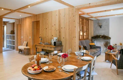 Aillon-le-Jerune House | Holiday Home 'Ciméléon Haut' with Mountain View, Private Garden and Wi-Fi