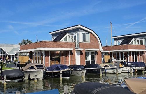 Municipality of Uitgeest Resort | Holiday Home De Meerparel by Interhome