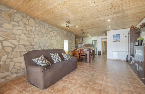 Maials House | Holiday Home 'El Petit Maialenc' with Mountain View and Air Conditioning