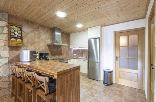 Maials House | Holiday Home 'El Petit Maialenc' with Mountain View and Air Conditioning