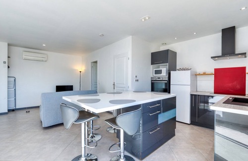 Le Bosc House | Holiday Home 'Entière Évasion Nature' with Mountain View, Wi-Fi and Air Conditioning