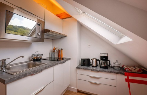 Loperec House | Holiday Home 'Équestre Du Dourdu Avec Spa' with Shared Garden and Wi-Fi