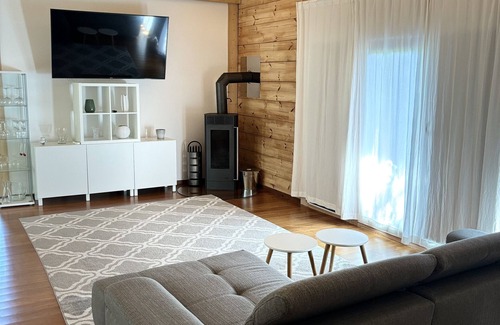 Osterburken House | Holiday Home 'Ferienhaus Adelsheimer Hof' with Private Terrace and Wi-Fi