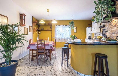 La Guancha House | Holiday Home ‘Finca Alejandrina’ with Sea View, Pool, Garden & Wi-Fi