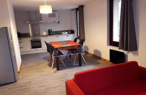 Aigueblanche Apartment | Holiday Home 'Aigueblanche' with Mountain View and Wi-Fi