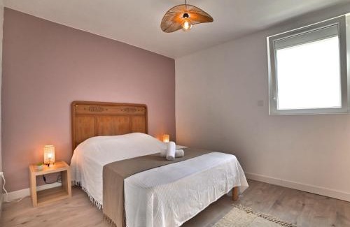 Le Chateau-d'Oleron House | Holiday Home La Picotelle by Interhome