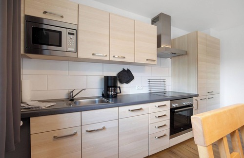 Rofingen House | Holiday Home 'Frieda' with Private Garden and Wi-Fi