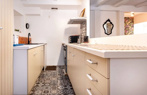 Josselin House | Holiday Home 'Gite Du Canal' with Private Terrace, Balcony and Wi-Fi