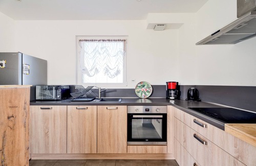 Corseul House | Holiday Home 'Gite Les Portes De Montafilan' with Private Terrace and Garden