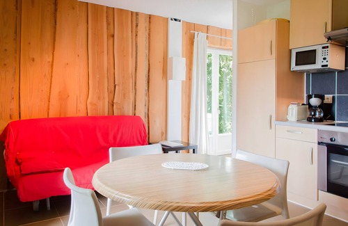 Payzac House | Holiday Home 'Gites De Groupe Pour 24 Personnes' with Private Pool, Private Terrace and Wi-Fi