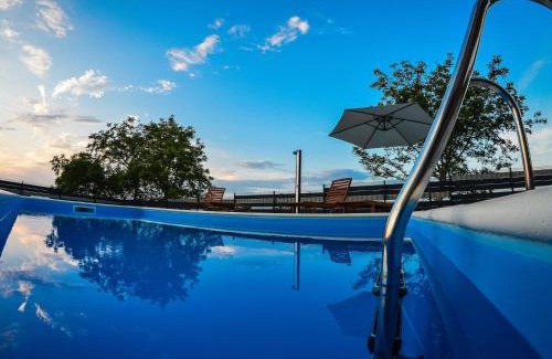 Brckovljani House | Holiday Home Gra ec - Three Bedroom Holiday Home with swimming pool