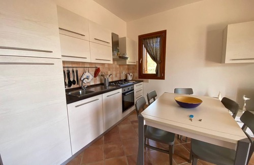 Budoni House | Holiday Home 'Il Mirto' with Sea View, Wi-Fi and Air Conditioning