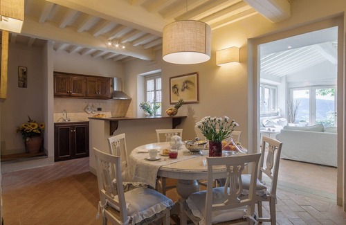 Pieve di Chio House | Holiday Home in Cortona with Pool & Garden