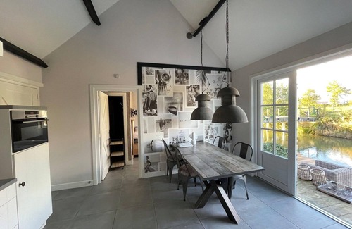 Cothen Ski Chalet | Holiday Home in Cothen by the Waterfront