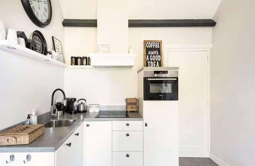 Cothen Ski Chalet | Holiday Home in Cothen by the Waterfront