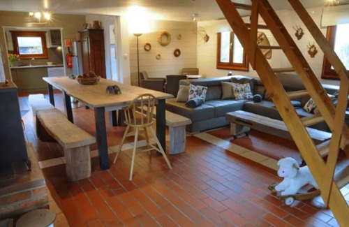 Hour House | Holiday Home in Houyet near Royal Castle