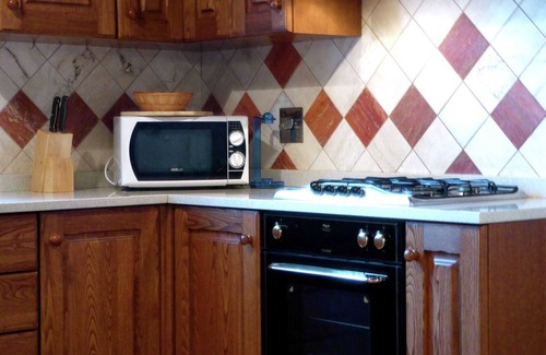 Montecarelli House | Holiday Home in Montecarelli with Pool