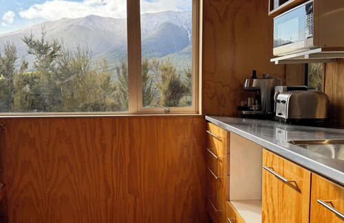 St. Arnaud House | Holiday Home in Nelson Lakes- a peaceful bushy retreat in St Arnaud.