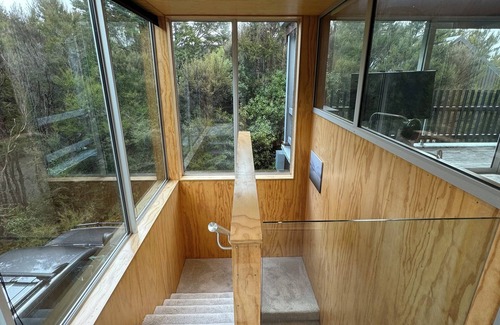 St. Arnaud House | Holiday Home in Nelson Lakes- a peaceful bushy retreat in St Arnaud.