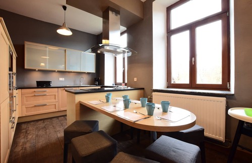 Lorcy House | Holiday Home in Saint-Hubert with Fenced Garden