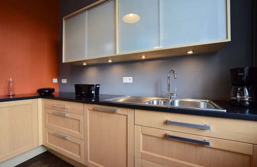 Lorcy House | Holiday Home in Saint-Hubert with Fenced Garden