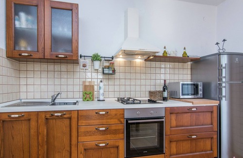 Zemunik Donji House | Holiday Home in Zemunik Donji with Pool