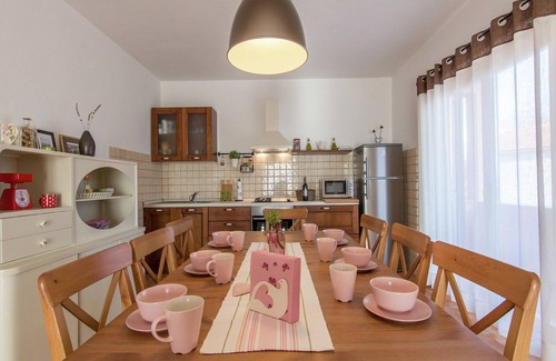 Zemunik Donji House | Holiday Home in Zemunik Donji with Pool