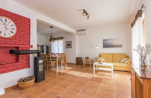 Zemunik Donji House | Holiday Home in Zemunik Donji with Pool