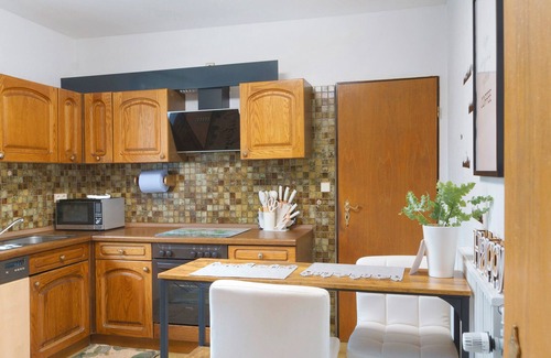 Fedderwardergroden House | Holiday Home 'Küstenglück' with Private Terrace, Shared Garden and Wi-Fi