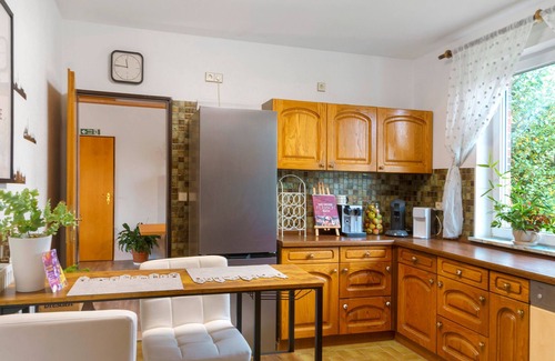 Fedderwardergroden House | Holiday Home 'Küstenglück' with Private Terrace, Shared Garden and Wi-Fi