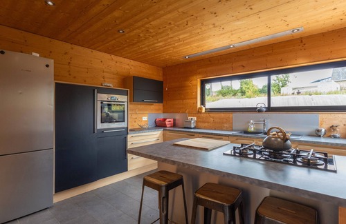 Gommenec'h House | Holiday Home 'La Cafoutche X X L' with Private Terrace, Shared Garden and Wi-Fi