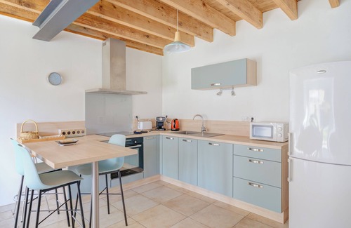 Quebriac House | Holiday Home 'La Ferme D'Alcide' with Private Terrace, Private Garden and Wi-Fi