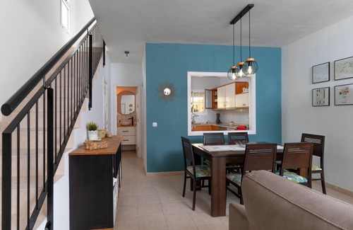 Maspalomas House | Holiday Home 'Las Velas 37' with Shared Pool, Wi-Fi