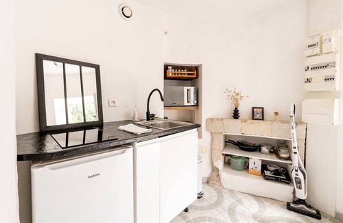 Vertou House | Holiday Home 'Le Moulin De Pen Hoêt' with Shared Garden