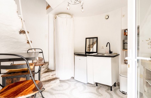 Vertou House | Holiday Home 'Le Moulin De Pen Hoêt' with Shared Garden