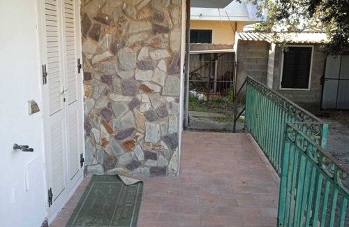 Assemini House | Holiday Home "M P Home" with Shared Garden