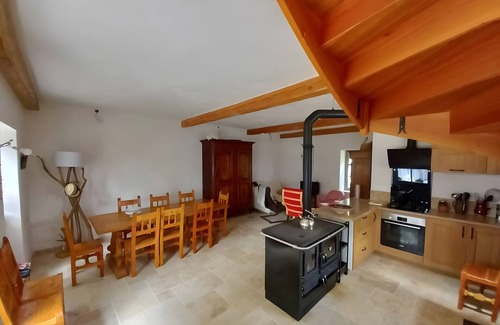 Chabrillan House | Holiday Home 'Maison Le Petit Mas' with Private Terrace and Shared Garden