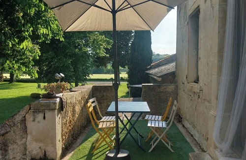 Chabrillan House | Holiday Home 'Maison Le Petit Mas' with Private Terrace and Shared Garden