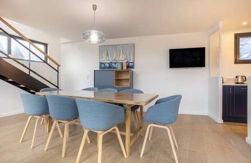 Penmarch House | Holiday Home 'Mer - 180m De La Plage' with Private Terrace, Garden and Wi-Fi