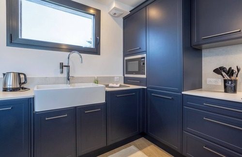 Penmarch House | Holiday Home 'Mer - 180m De La Plage' with Private Terrace, Garden and Wi-Fi