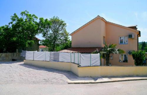 Gostinjac Villa | Holiday Home Mumy