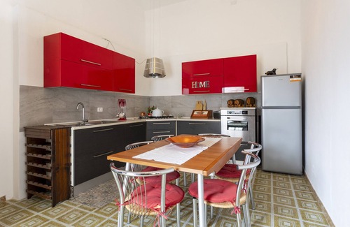 San Francesco House | Holiday Home 'Obelix Kasbah' with Balcony and Air Conditioning