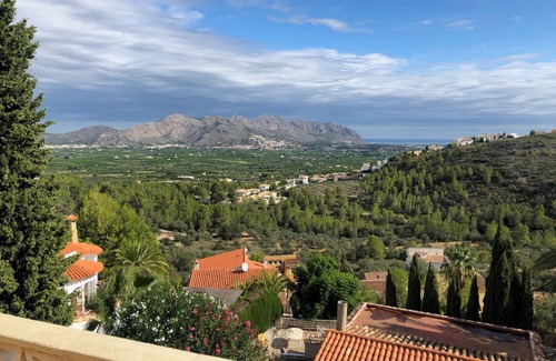 Orba House | Holiday home off the usual hustle and bustle - an oasis of peace